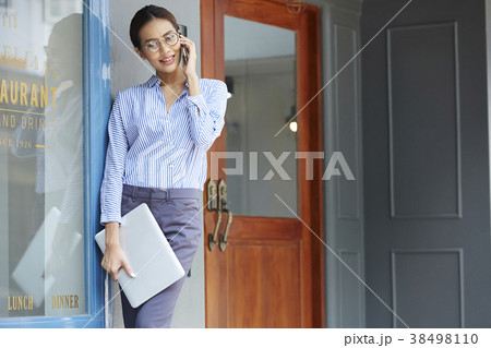 女性 ビジネス カフェ 女性 ビジネス カフェ 38498110
