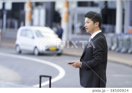 空港のビジネスマン 38500924