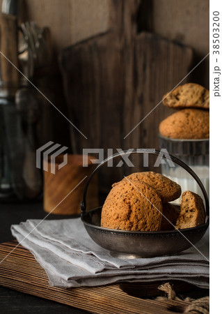 Oat cookies on vintage old plate, still life Oat cookies on vintage old plate, still life 38503200
