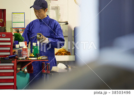 自動車整備 工場 整備士 自動車整備 工場 整備士 38503496