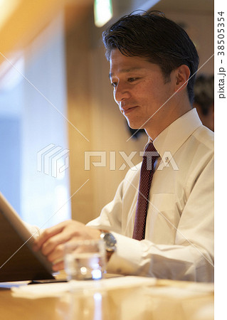 定食屋のビジネスマン 定食屋のビジネスマン 38505354