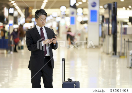 空港のビジネスマン 38505403