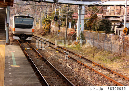 青梅線二俣尾駅に入線する青梅駅行(2) 青梅線二俣尾駅に入線する青梅駅行(2) 38506056