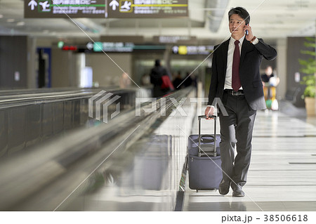空港のビジネスマン 38506618