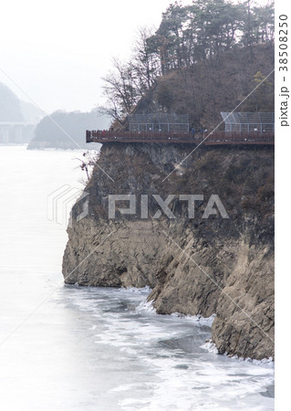 丹陽郡 岩 石 38508250