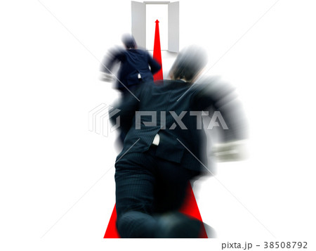 走るビジネスマン 38508792