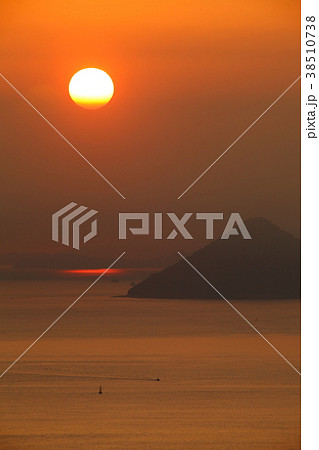 鷲羽から見た瀬戸内海の朝景 38510738