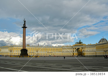 Palace Square. Saint-Petersburg. Russia Palace Square. Saint-Petersburg. Russia 38513654