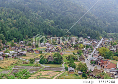 世界遺産白川郷の秋景色 38515268