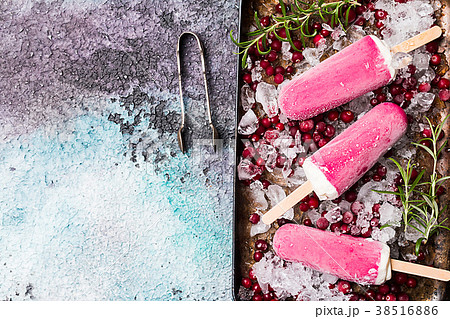 Top view pink cranberry popsicle 38516886