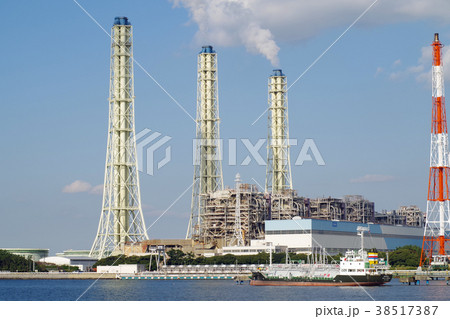 火力発電所の煙突 38517387