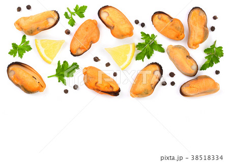 mussels with parsley lemon and peppercorns 38518334