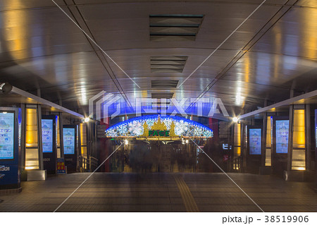 船橋駅前の夜景 38519906