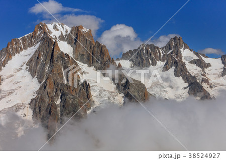 Mont Blanc mountain 38524927