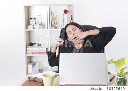 asian businesswoman sitting at the table computer  38525649