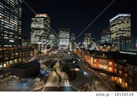 日本の東京都市景観　東京駅などの夜景、東京駅丸の内駅前広場リニューアル。関連P検索は東京駅前風景写真 38526538