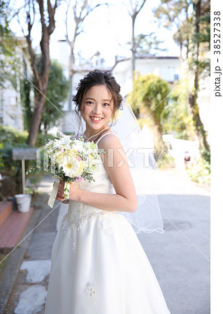 可愛い花嫁の写真素材 38527338 Pixta
