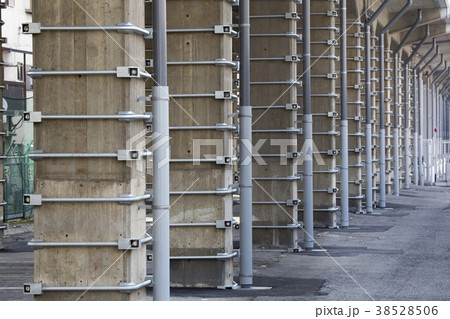 橋脚の補強工事 38528506