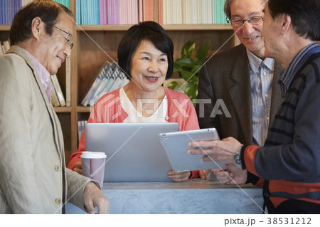 ビジネス 働くシニア ビジネス 働くシニア 38531212