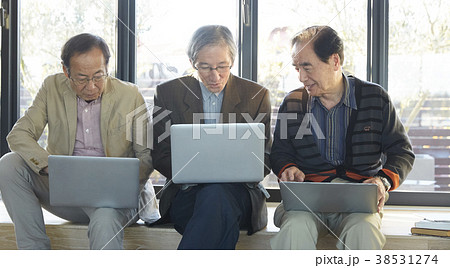 ビジネス　働くシニア 38531274