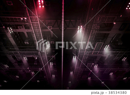 spot light on interior roof of exhibition hall 38534380