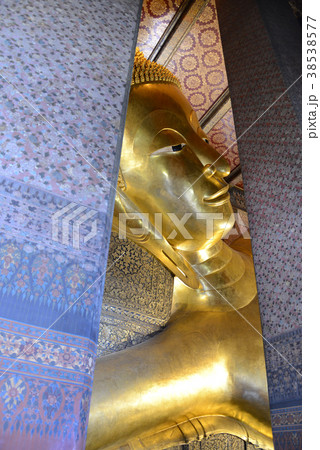 タイ 寺院 ワット・ポーの大寝釈迦仏 タイ 寺院 ワット・ポーの大寝釈迦仏 38538577