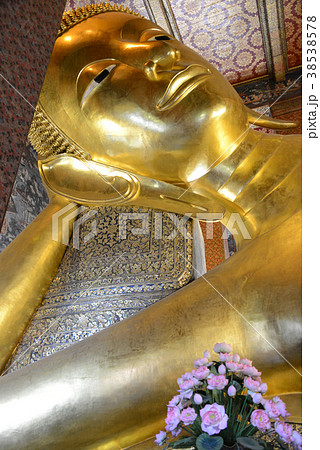 タイ 寺院 ワット・ポーの大寝釈迦仏 タイ 寺院 ワット・ポーの大寝釈迦仏 38538578