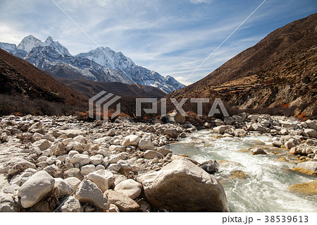 mountains in Himalayas, Nepal, on the hiking trail mountains in Himalayas, Nepal, on the hiking trail 38539613