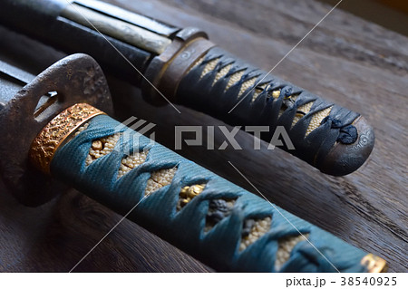 二振の日本刀 二振の日本刀 38540925