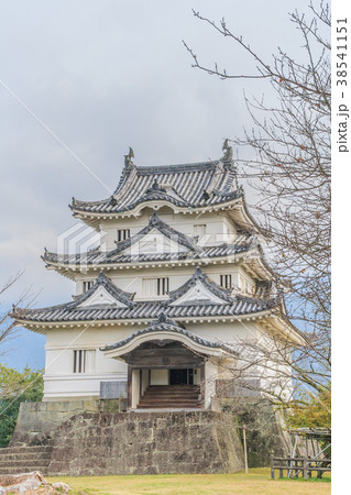 秋の宇和島城の風景 38541151