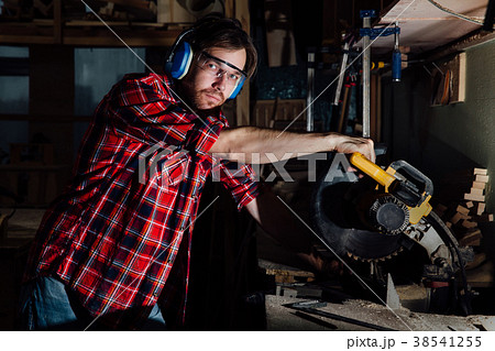 brunette man profession carpenter builder saws brunette man profession carpenter builder saws 38541255