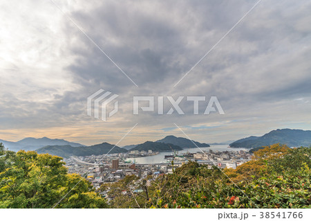 秋の宇和島城からみた風景 38541766