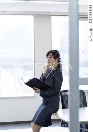 キャリアウーマンイメージ キャリアウーマンイメージ 38543841