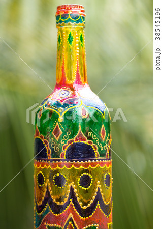 Indian pattern on bottle 38545196