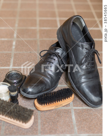 靴の手入れ 38545665