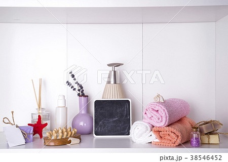 towels in a wooden tray with aroma chopsticks 38546452