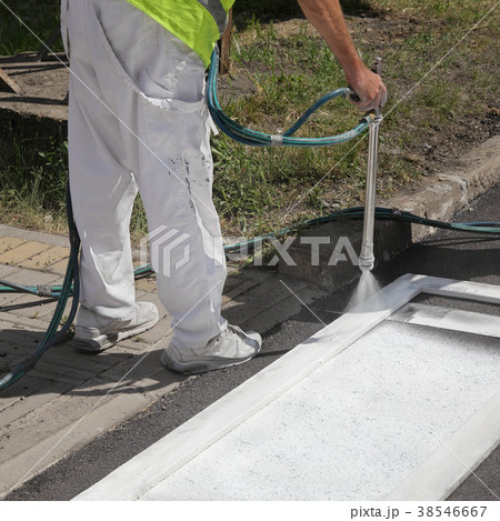 Crosswalk repairing and painting 38546667