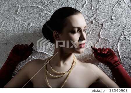 young luxury woman young luxury woman 38549903