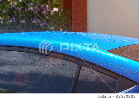 Wet blue car roof Wet blue car roof 38550985