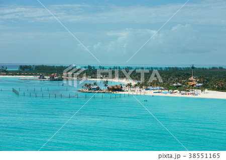 Aerial view on beach in Bahamas 38551165
