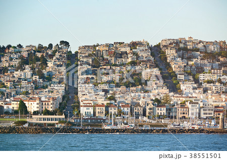 Row of homes in San Francisco 38551501