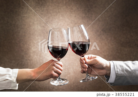 ワインで乾杯の写真素材