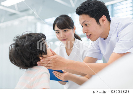 小児科　医療イメージ 38555323