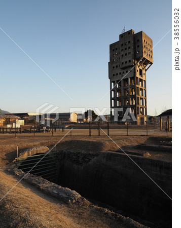 志免炭鉱（第五抗西側抗口・夕刻） 38556032