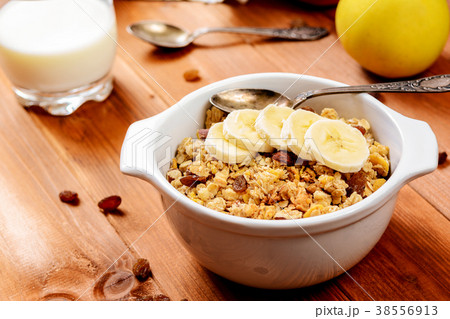 Muesli with banana Muesli with banana 38556913