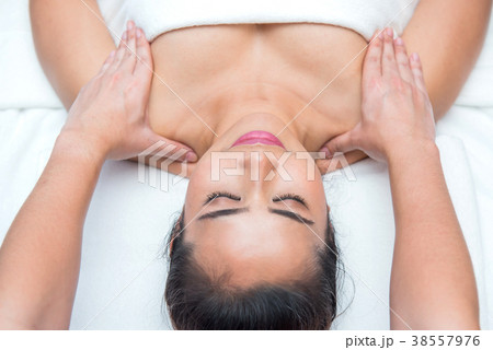Spa and Thai massage, beautiful women relaxing 38557976