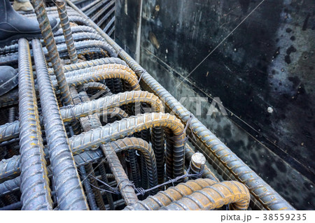 Congest reinforcing bar area of concrete structure 38559235