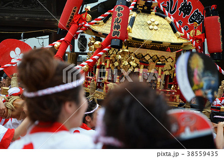 大阪 天神祭のギャルみこしの写真素材