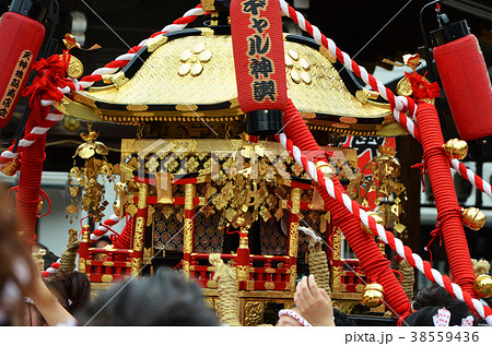 大阪 天神祭のギャルみこしの写真素材