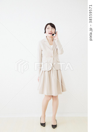 ビジネス 女性 ビジネスマン 白バック ビジネス 女性 ビジネスマン 白バック 38559571